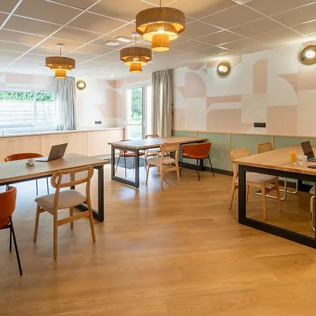 Sure By Western Memorial Отель