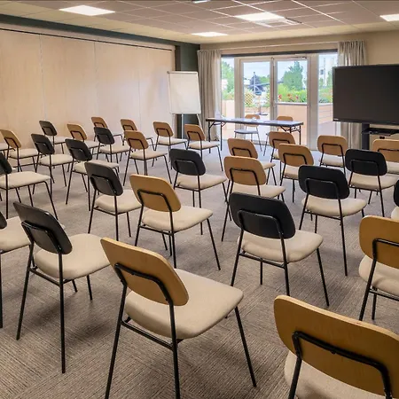 Отель Sure By Western Memorial