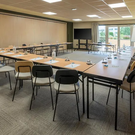 Отель Sure By Western Memorial 3*