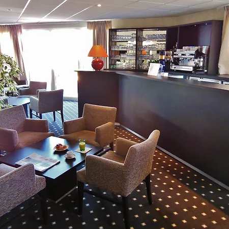 Отель Sure By Western Memorial