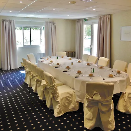 Отель Sure By Western Memorial