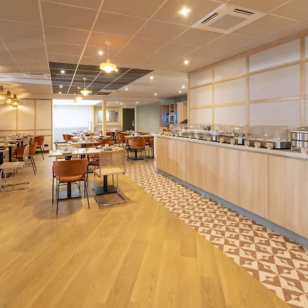 Sure By Western Memorial Отель