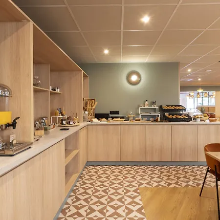 Sure By Western Memorial Отель 3*