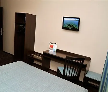 Sure By Western Memorial Отель 3*