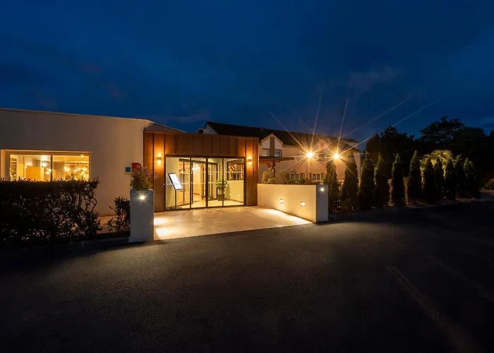 Отель Sure By Western Memorial 3*