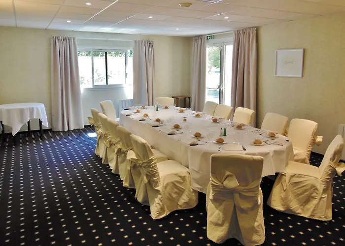 Отель Sure By Western Memorial