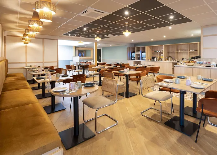 Отель Sure By Western Memorial