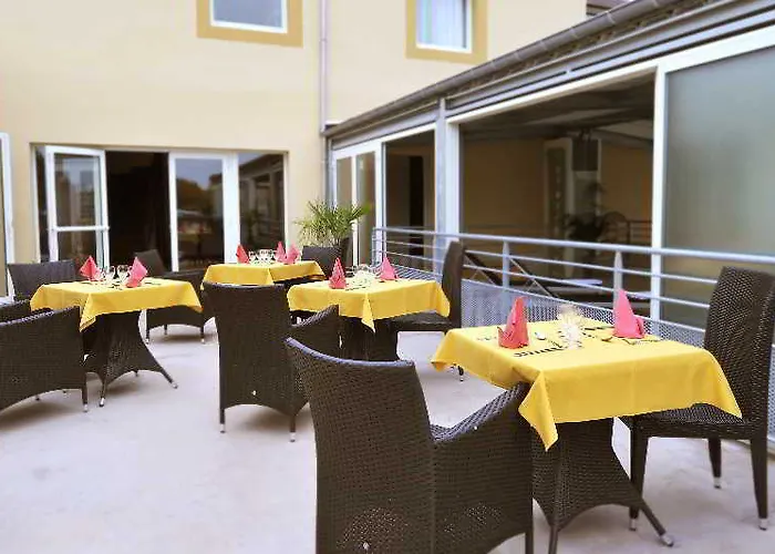 Sure By Western Memorial 3*