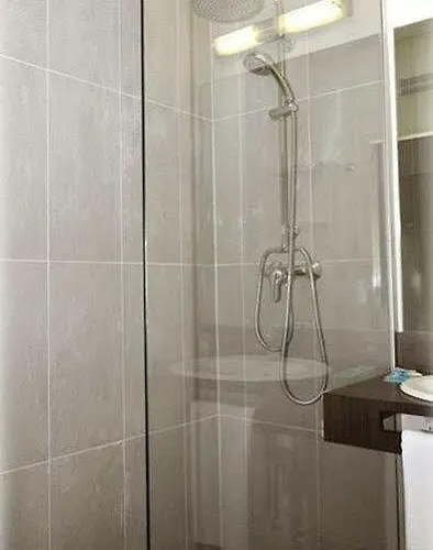 Sure By Western Memorial Caen